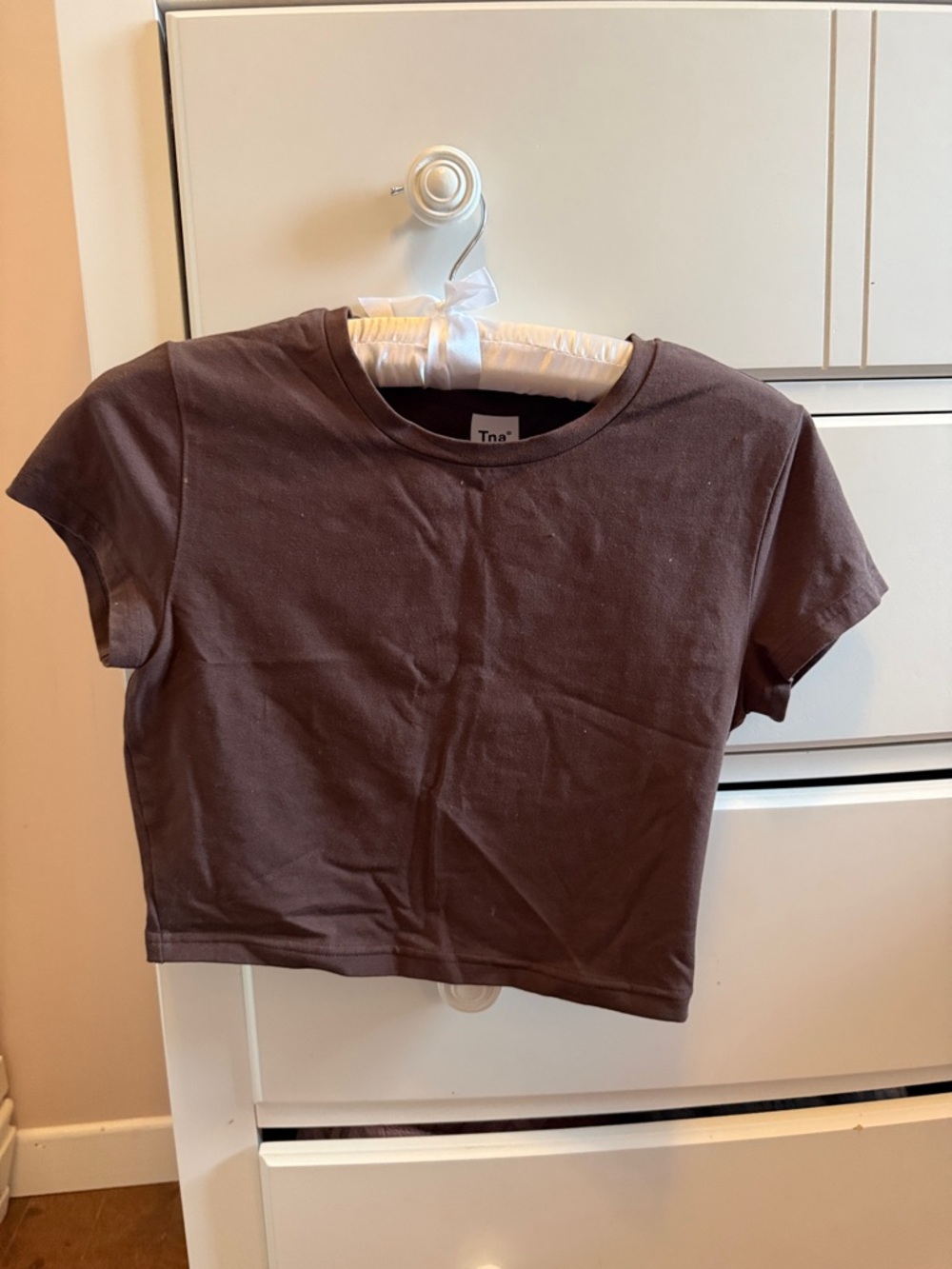 TNA Short Sleeve Cropped Tee in Brown